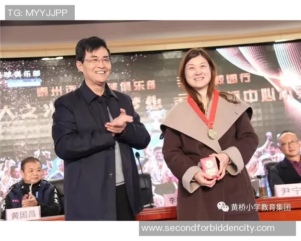 深度对话杨敏讲述她的足球人生与梦想追逐之路